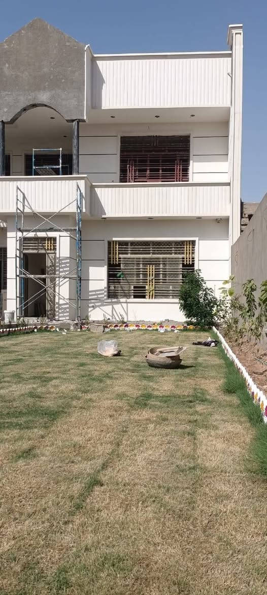 السلام عليكم خلفة لبخ اسمنت شغل خاشن والنعم شغل درجه اولى تسليم هندسي وجايه صقل ناعم فوم كل انواع اللبخ السعر المناسب المكان بغداد الاعظميه للتواصل  *********** بي وتس
