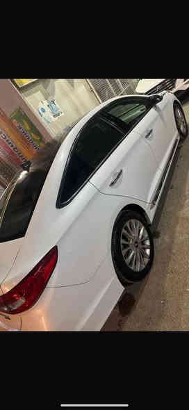 السلام عليكم من رخصه الأدمن 
سوناتا موديل 15 وارد امريكي vip بيها 3 قطع بدون 
داوخل ماشيه 80الف حقيقي سياره جديده كامت المكينه بسبب الدهن رقمه مميز بسمي 
مكاني بغداد شارع المغرب 
للستفسار:***********
