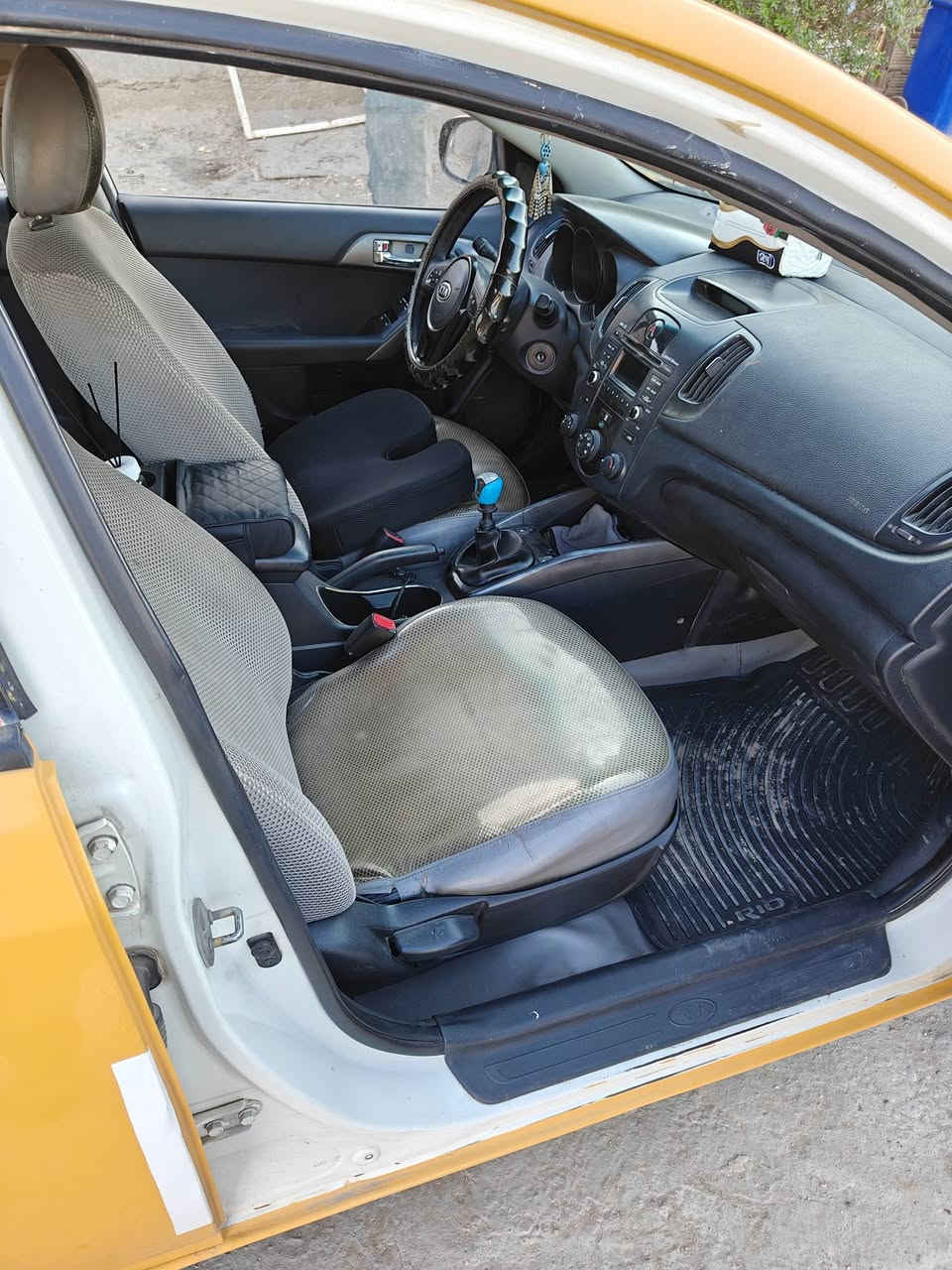 فورتي 13 للبيع بأسمي 
كير عادي مكان السيارة ديوانية 
السعر 77
للاستفسار أكثر 
***********
