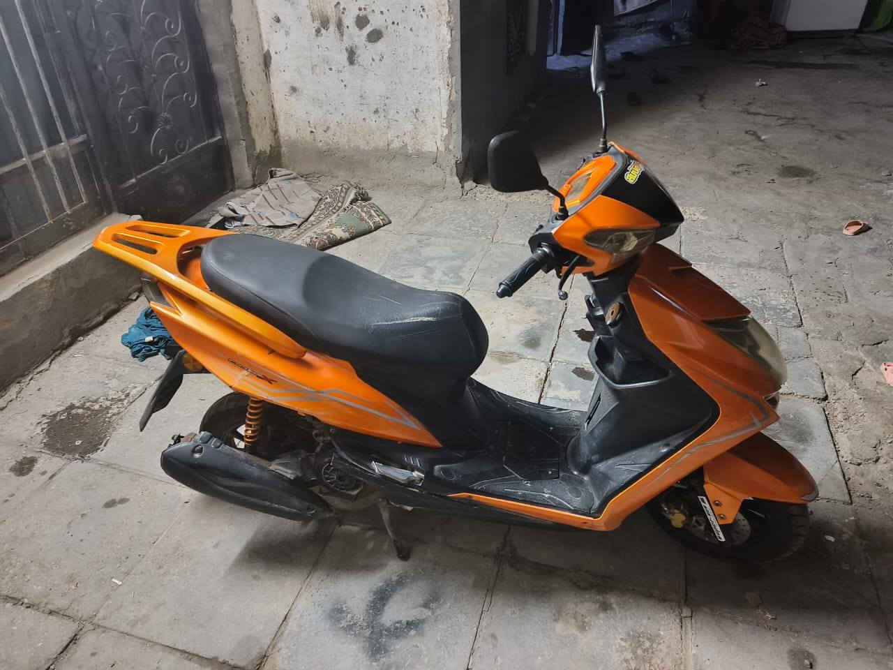 سلام عليكم سكنس لبيع موديل 22
طخم  تاير كهربائيات كله شقاله سلف   مكانين قلعت سكر 
رونات  كله شقاله بيه زلوق قليله  ***********   
سعر.    400وبيه مجال لطيبين
