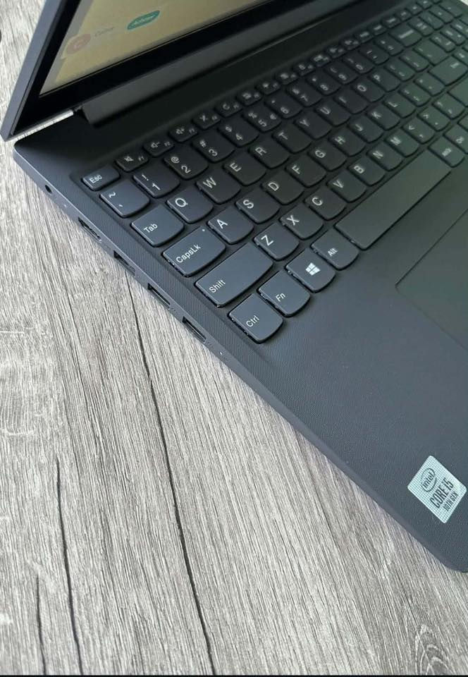 لابتوب Lenovo   الجيل العاشر سوبر سلم  للبيع
المعالج core i5 الجيل العاشر

رام 8 كيكا DDR4

هارد 256 كيكا SSD

كرت الشاشه Intel Uhd 630 

الشاشه حجم 15.6 انج ضد التوهج دقة fhd 1920x1080 

باتري ليثيوم 6 خلايا  شحن سريع 65 واط والباطرية ممتازة 

كامره دقة hd تحتوي قفل فتح وغلق الكامرة  

 منفذ  رام  وhdmi وباقي المنافذ   الحاسبه كلش نضيفه وحلوه

السعر325الف

رقمي ***********
