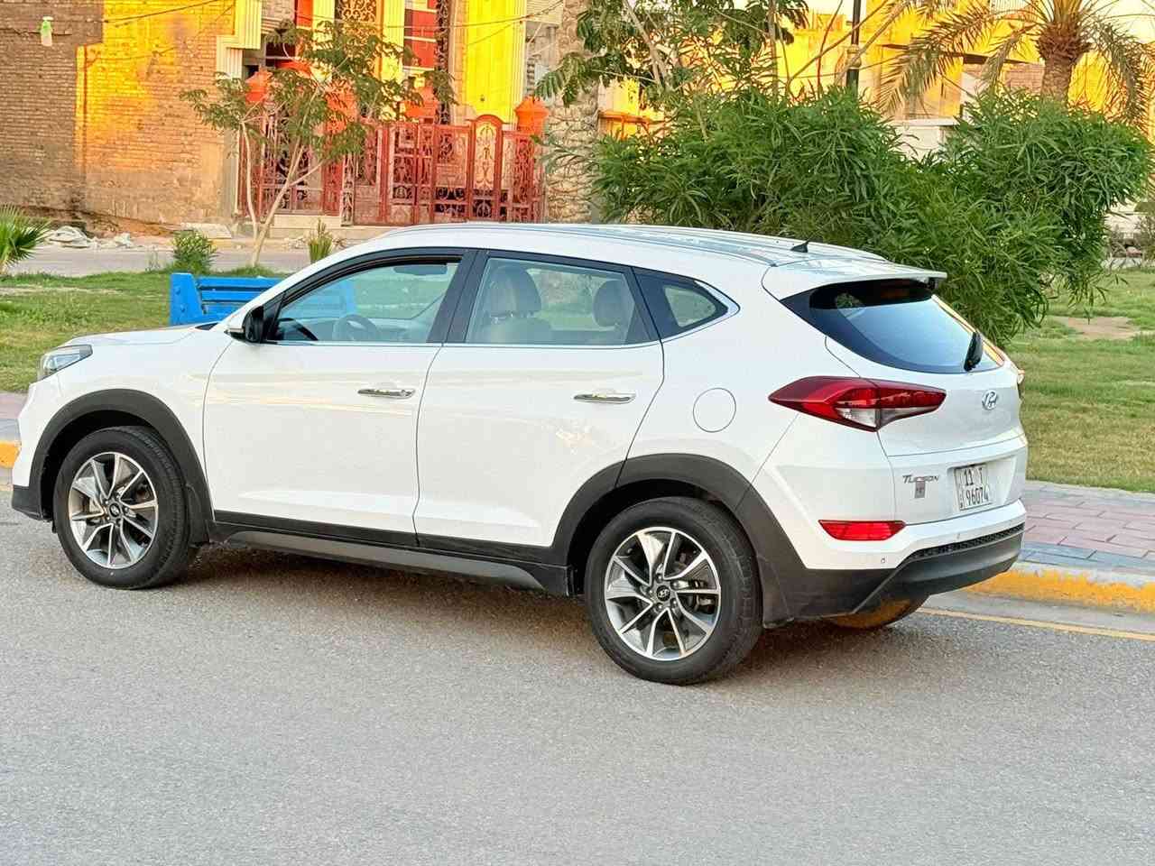 سلام عليكم للبيع توسان موديل 2018  خليجي السعر 172 وبي مجال سونار مرفوق بلمنشور مكفوله ضربه صبغ موصفات مكينه 2000 دوش داخل بيجي تحكم ستيرن تبريد قطعتين كامره خلفيه دواره 3 وضعيات قياده مكينه وكير كفاله تخم تاير حداديه تبريد تدفئه رقم بغداد دوالي تحويل مباشر بسمي العنوان كربلاء للستفسار ***********
