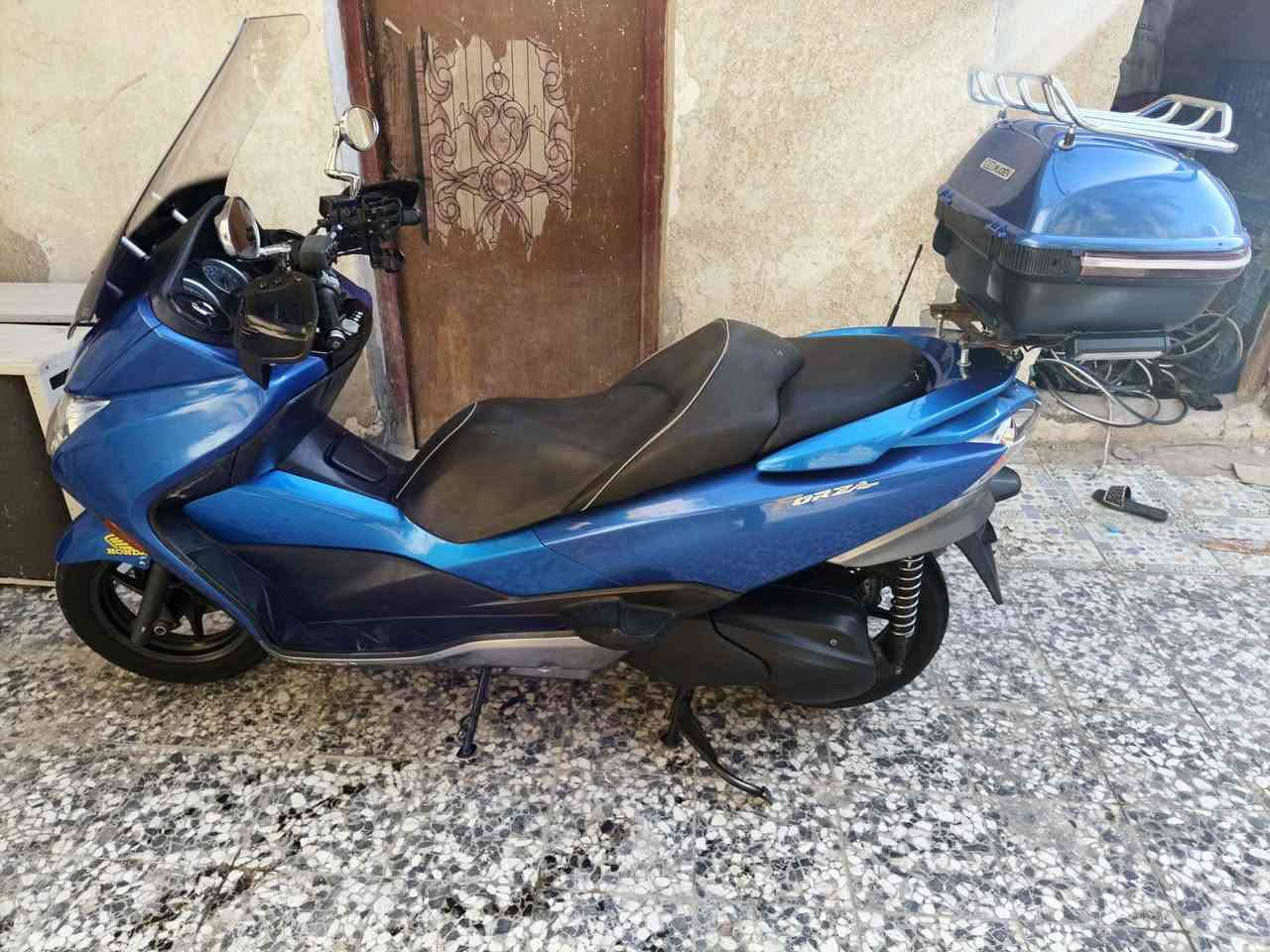 السلام عليكم دراجه صفر عشره للبيع
المواصفات 0/10  S7
ABSمانع انزلاق
اربع تحويلات سبع نمر 
مسجل بلاد يعله وينصه ويا السكليتر
منظومه زنون ياباني 
جامه طويله 
جنطه هونده 
فد راليات 
مري نيكل 
مصدات هواء
حامل بطل ماء 
ستان حساس 
گلوب جنطه
الدراجه مصبوغ بيها البجم وصفاح الخلفي والباقي بلاد 
محرك مكفول 
كلج وقايش وكير بلاد 
الدراجه كعداته وشكله احلى من الصور 
مشيه 62الف 
مكاني البصره ابي الخصيب او الاربع شوارع شغلي هناك للتواصل 
خاص او على الرقم ***********
السعر مليونين ونص عراقي
