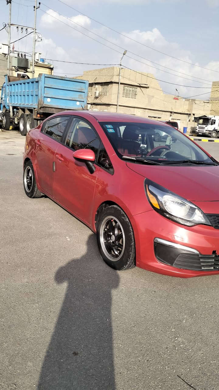 للبيع كيا ريو اللون دم الغزال موديل 2017 وارد امريكي نوع المحرك 1600 جي تي ار  الضرر مالتها بابين جهه السائق العنوان كوت الزهراء  جامع الزهراء الكبير للاستفسار الاتصال ***********

