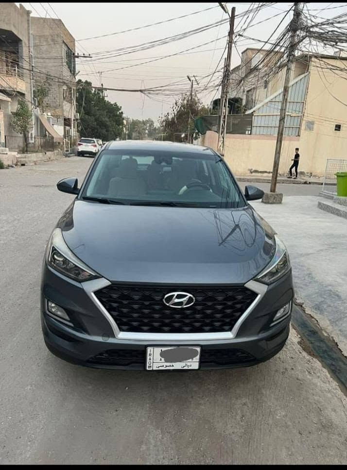 توسان امريكي2019حادث جاملغ امامي بدون دواخل
جاملغ مبدل نفس اللون وباب السائق مرشوش توحيد للون 
مواصفاته معروفة 
محرك gdi
محرك كير خير من الله على وضع الشركة
شاشة تحكم ستيرن حاكية بلوتوث سايد بريك دكمه 
السعر ١٥٥ 
***********
