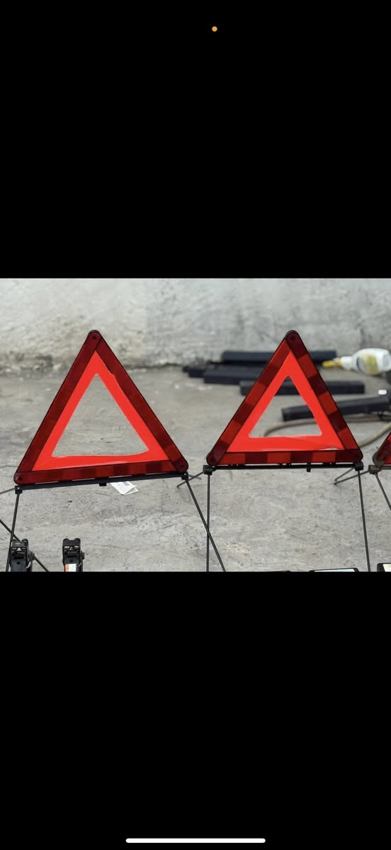 سلام عليكم
منفاخ ياباني تفصيخ حاويه ٣٠ 
جك كبير ١٥    سيارات عاليه فقط ١٢٠٠ حجم 
جك وصط ١٣        ملاحضه الجك بدون عده 
جك سياره صالون ١٠      بدون حراج فدوه 
هورن طاط تفصيخ حاويه ١٥ 
ستيرن النتره امريكي ابو الكروز ٦٠ 
مثلث طوارء ٥ الف 
عده جك ٥ الف 
مكاني بغداد مشتل يوجد توصيل جميع المحافضات ٥ الف  
متواجد من ٥ العصر الى ١٢ بليل مو محل بل بيت 
*********** بارق ابو دارين
