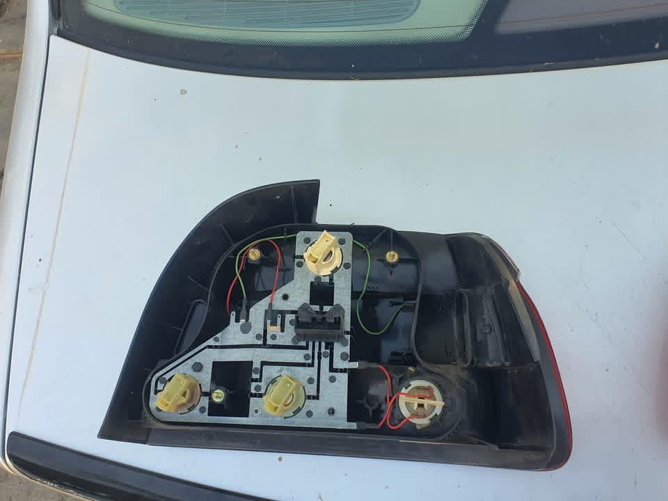 تك بك لايت جهة السكن
لد موديل ٢٠٠٠ 
لوك حاوية إشارة بيضة
60  الف  
مكاني سيدية 
***********
