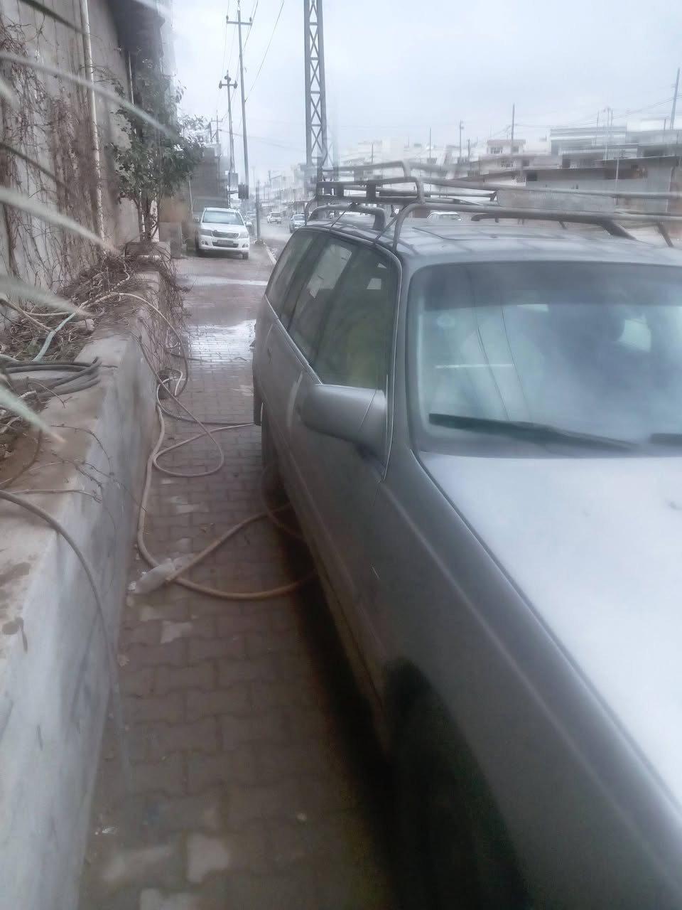 السلام عليكم ورحمة الله وبركاته سارة اوميكه استشن كير عادي موديل 93بطاقة بنزين شرطة التحويل محرك كير شرط شاصي نضيفه تايرات أمامي وخلفي صدر أمامي وخلفي كلة بشرط  السعر 40 وبيه مجال اذا اكو مراوس سياره اوميكة صندوق  الرقم ***********
