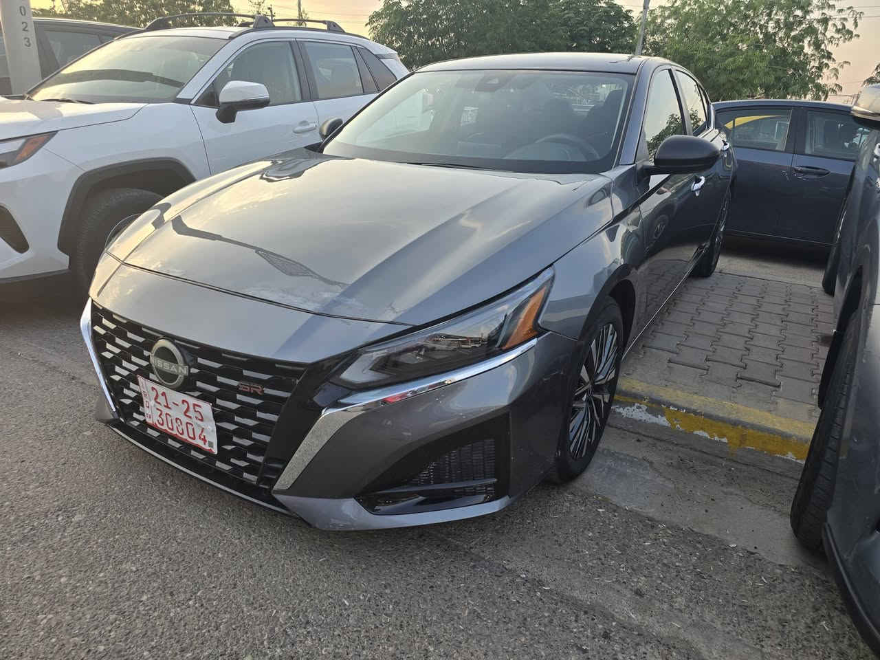 NISSAN ALTIMA   SV  2025
السعر  147 $
اللون نفطي
حادثها كما موضح بالمنشور
قطعتين صبغ فقط
والباقي مكفوله بلادي
ايرباكها سستم بلادي
المواصفات الفئة ال SV
حساس ضغط هواء الاطارات
رادار امامي + توقف ذاتي
شاشه لمس بلادي
كشن شامو
شاشة ذكية + مخرج usb عدد 2 + مخرن taypC 
عداد المسافة :- 9 الف ميل فقط
لايت زينون + ليد نهاري 
كاتي تترقم شمالي 
 + بصمة تشغيل 
العنوان كركوك
رقم الهاتف :-  ***********
