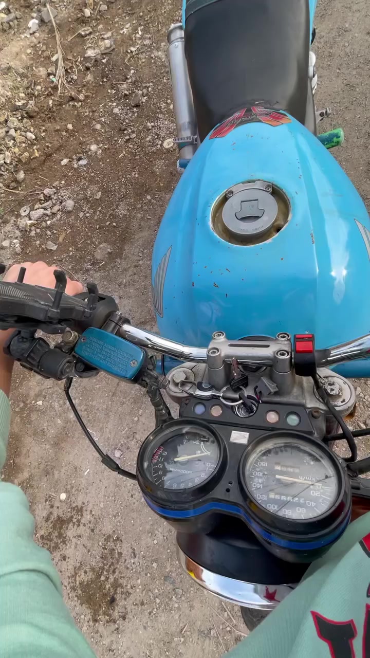 سلام عليكم دراجه من النوع سيبي فور للبيع الدراجه خير من الله شلعه سرعه محرك نضيف 400ccاعادت نشرها بسبب الوعد الكاذبه السعر مليون وميتين وبيها مجال للاتصال عله هذا الرقم ***********
