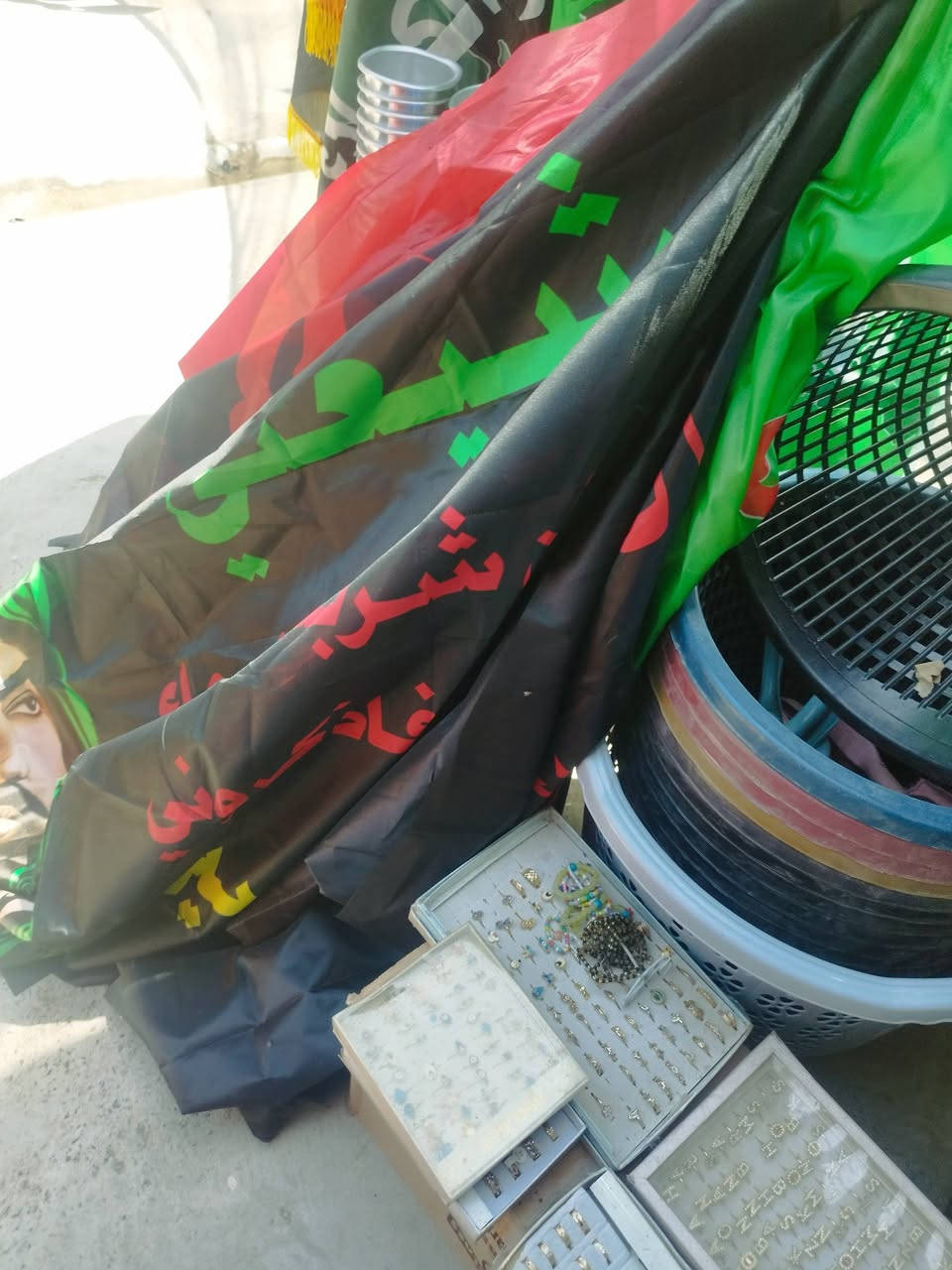 مرحبا زبائننا الكرام 
يتوفر رايات اجمع احجام 
 
📌 مواقعنا- بغداد-الحسينيه- السوك الكبير -شارع مفروشات 
           
    فروع دجاج مقابل ابو معجنات قريب العلوه
الحجز الاستفسار مراسله الصفحه ويتوفر واتساب 
        
  ☎️ رقم ***********

   🚗    يتوفر لدينا خدمه توصيل
@إشارة
