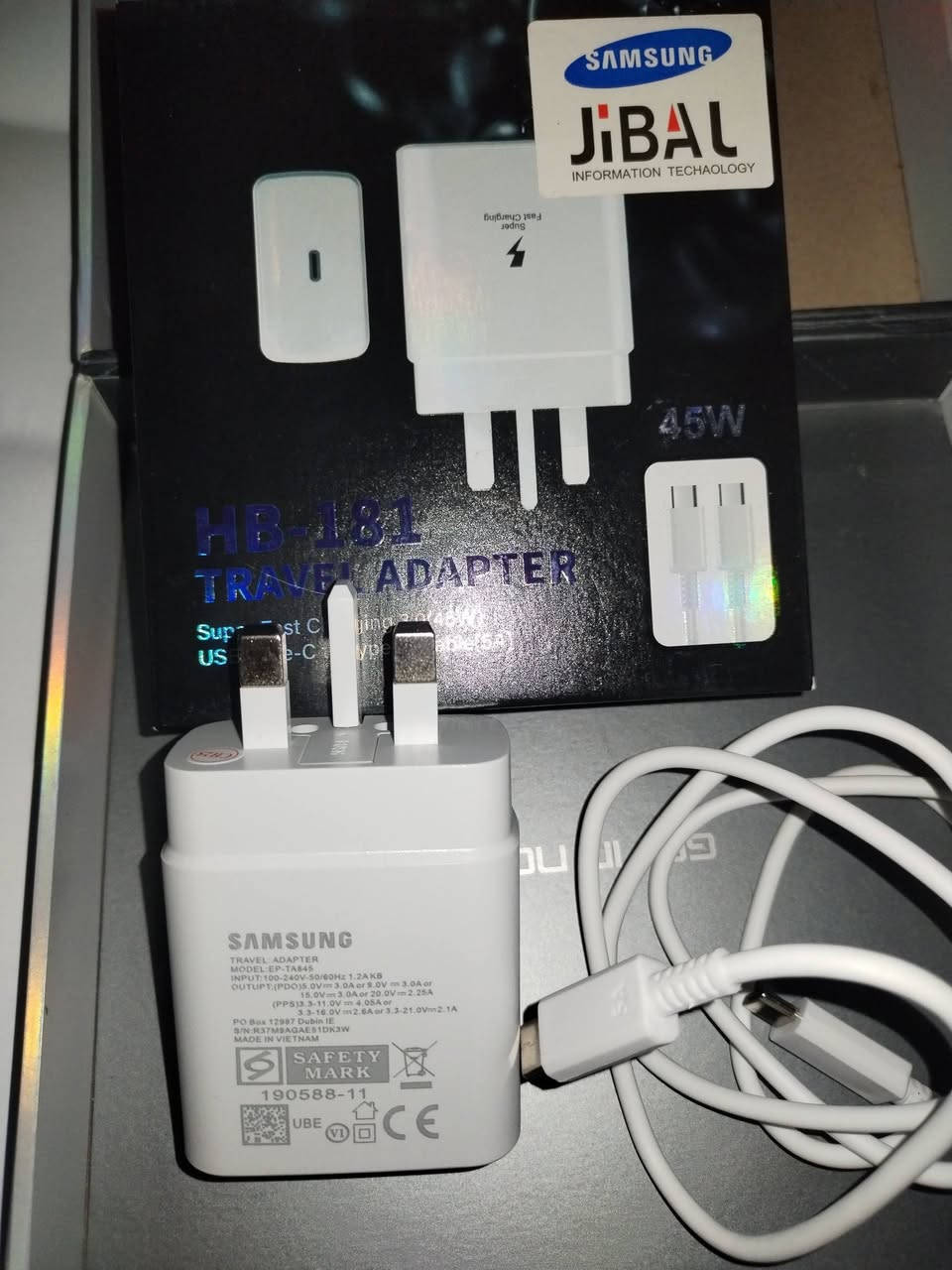 شاحنه سامسونج اصلية وكالة  تشحن شحن سريع جدا 45واط
السعر 12الف معا التوصيل نهايتة


**إذا كنت صاحب هذا الإعلان وتريد حذفه لأي سبب، رجاءا أرسل رسالة إلى الدعم الفني**