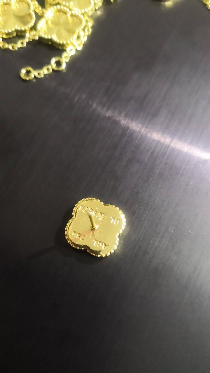 سيت فإن كليف مختم قلاده وسوار وتراجي كلهن ٨٠ الف


**إذا كنت صاحب هذا الإعلان وتريد حذفه لأي سبب، رجاءا أرسل رسالة إلى الدعم الفني**