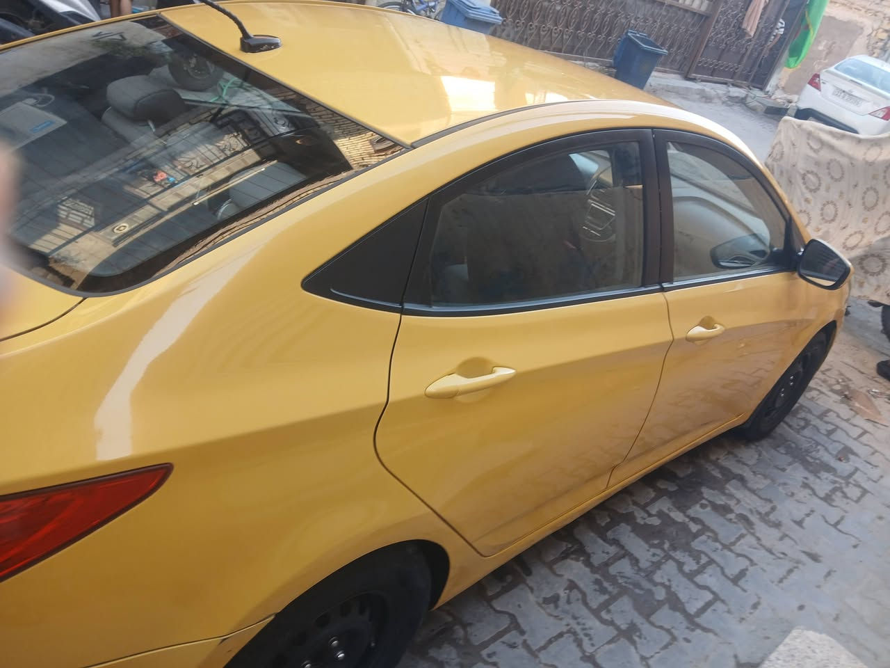 اكسنت 2014 وارد أمريكي محرك 1600 السعر 82 وبيها مجال العنوان بغداد حي القاهره 
رقم الهاتف ***********

