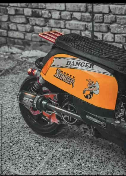 السلام عليكم 
للبيع او مدارس 
~~~~~~~~
التزويد 
• جاملغ كاربون فايبر
•صالنصه SC بطح 
•روله 1100
• بوش وبستم 58 ونص 
• كابريتر قفاز حجم 30 
•دبل خلفي تايوان 
•كفر فابيوم نحله 
•دبلات امامي تايوان 
•تانكي خارجي 
• ويل وكسن 
~~~~~~~~~~~~
مكان الدراجه بغداد 
شلعه ومعدل تشك الكاع 
السعر 1100 وبيها مجال 
للاستفسار او اتصال 
***********
واتساب ***********
