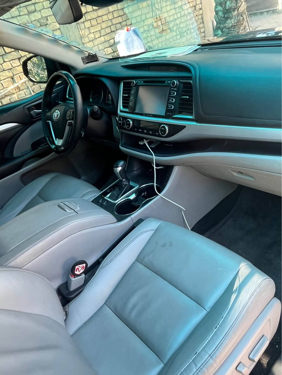 هايلندر 2019 امريكي xle فول مواصفات 7 راكب 6 سلندر 3500  بغداد بأسمي على ايدي من امريكا
.....................
فتحه وبصمه وجلد وتدفئه كشنات وكشنات كهرباء وجنطه كهرباء وشاشه جبيره تبريد منفصل امامي خلفي داخل رصاصي نظافه ٩٠٪؜ ولدات متغير عالتلفون  حادثها جاملغ السايق مبدل نفس اللون والبنيد بارد السياره بدون صبغ حتى الدعاميه نفس اللون  السعر ٢٥٣ ورقه مكاني كربلاء *********** كربلاء, العراق
