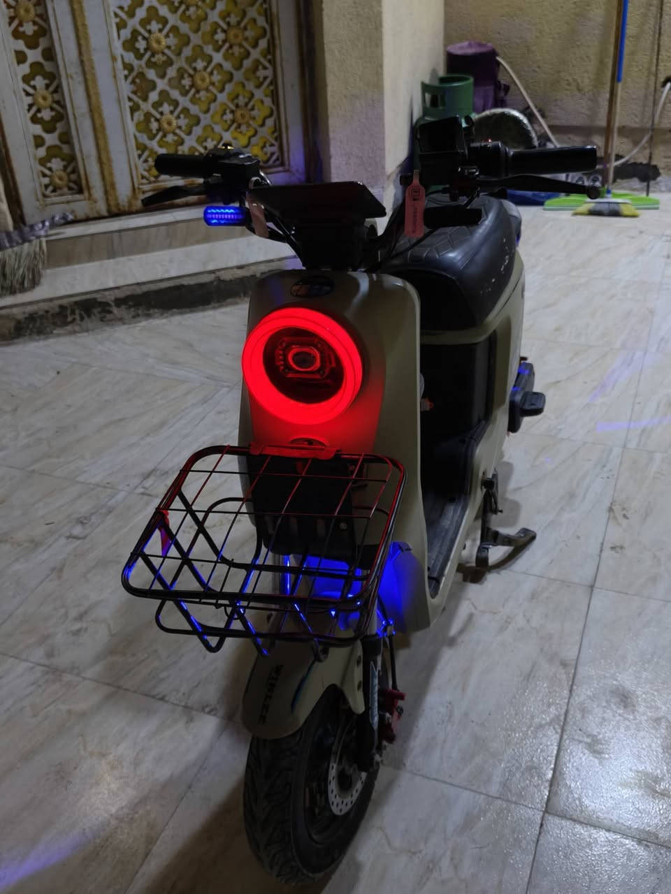 السلام عليكم دراجة شحن موديل 2024كفالة عامةموصفاتة
انارة لايت الوان🥇
لايت زنون عدسة عالي ناصي🥇
اشاير يمنة +يسرة 
لايت بلوتوث عالي🥇
نضام بك🥇
انارة خلقية وامامية🥇
يعني دراجة برغي ماناقصة
سعرة420وبية مجال قليل مكاني بصرة جزيرة ***********
