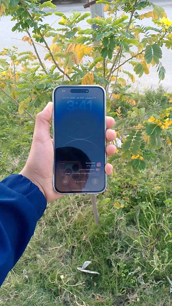 سلام عليكم عندي ايفون 14 برو ماكس مكفول كفالة عامة تليفون كلش جديد بطاريتة 84بطارية  قوية تليفون تجي تكلب وتاخذ شريحة الكتروني وسعر 895وبي مجال قليل حك الجية *********** بي وتساب مكاني تقاطع النهروان تالفون تجي تاخذة من البيت ماكو توصيل
