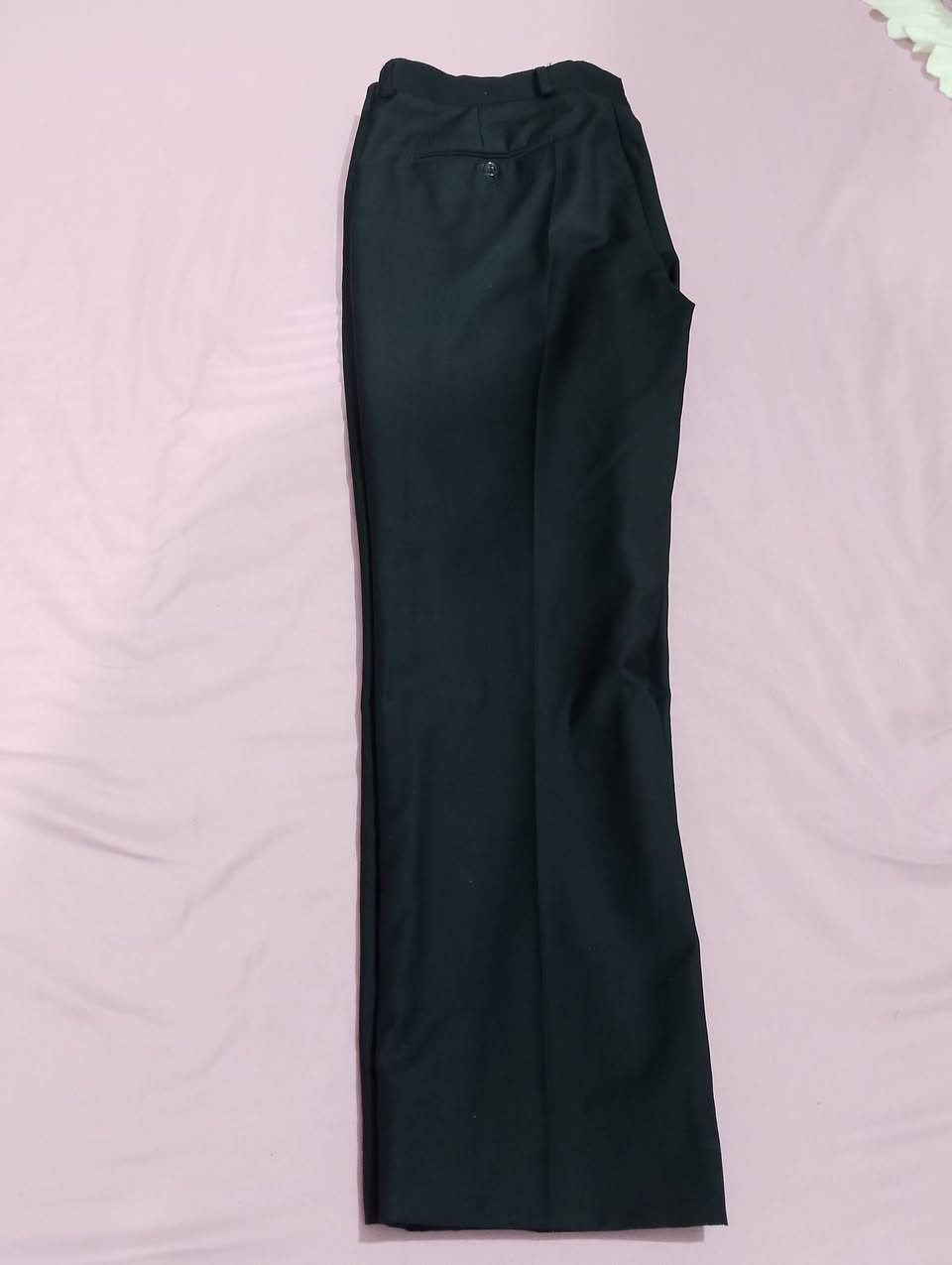 السلام عليكم
بدلة تخرج للبيع بسعر مناسب 
***********
