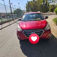 السلا عليكم توكسان 2012 السياره خليجيه داخل بيجي بيها قطعتين صبغ السيا...