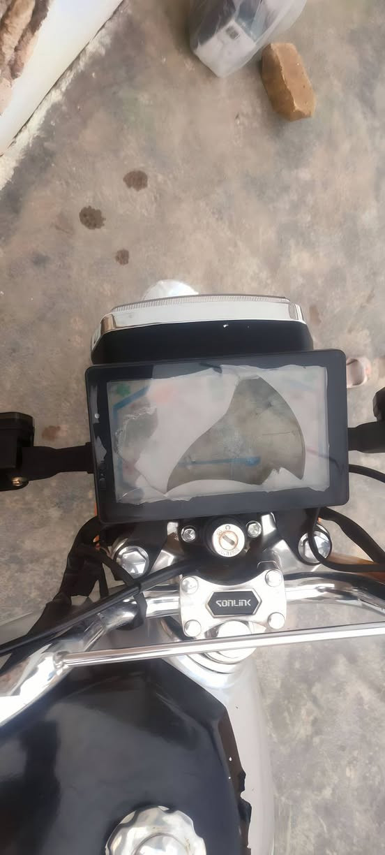 السلام عليكم 
ماطور سونيك 5 كير 2025 محرك 200 
سعر 750 بيه مجال فقط الدشبول مكسور


**إذا كنت صاحب هذا الإعلان وتريد حذفه لأي سبب، رجاءا أرسل رسالة إلى الدعم الفني**