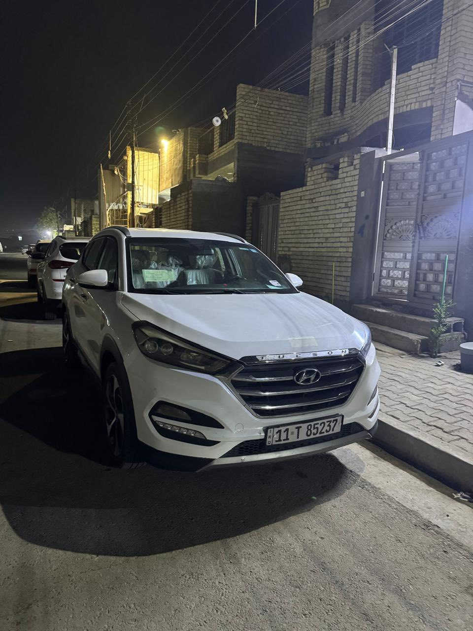 سلام عليك البيع بستعجل بسعر بلاش ب ١٣٥ ورقه فول موصفات ماعده الفتحه توسان 2016 جديد بعنه كلمه حادث بصيط بدون لغد حادث فقط جاملغ وبنيد فقط الباقي مكفول شرط السونر كير مكيه مكفول محرك ١٦٠٠٠ تيربو الشراي ينتصل ويدلل *********** مكان الشعب البنوك
