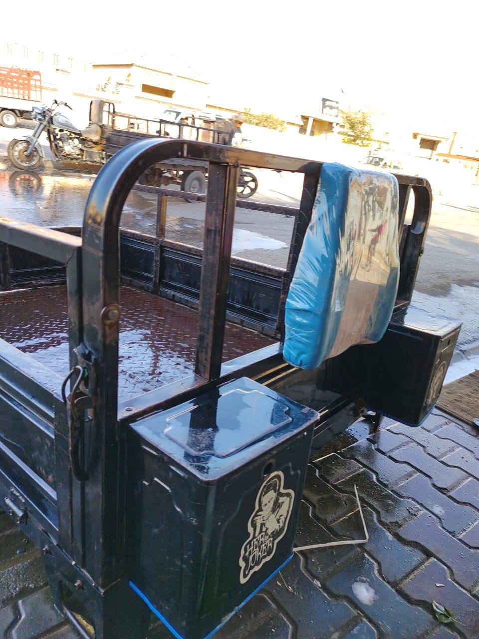 السلام عليكم بدي للبيع مكان سماوه رميثه نظيف كل قياس ما بيه سعره 300 قفله ***********
