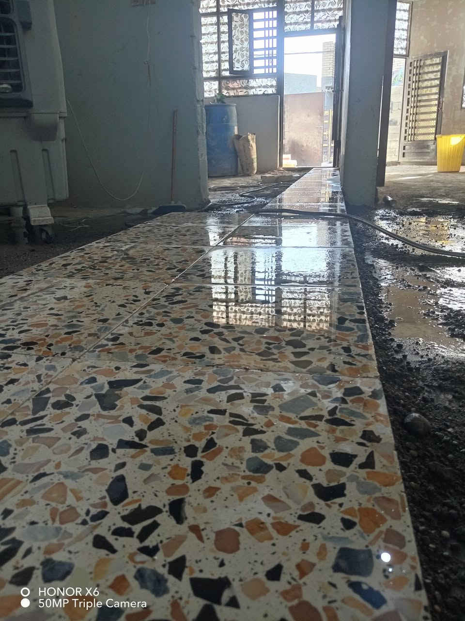 سلام عليكم خلفه تطبيك *********** متفرغ حالين شتغل على يومي على المتر مكاني سبع البور البصام
