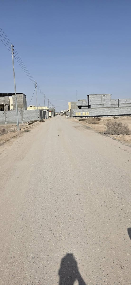 قطعة للبيع في الجزيرة _ مقابيل المحافظة 
قريبا على جسر القيادة الجديد موقع كلش حلو 
طابو صرف زراعي بسم عراقي ومنطقة سكنية كاملة 
مساحة القطعة 200 متر وجه 10 ونزال 20 
على شارع تبليط 10 متر علما منطقة سكنية وخدمات كاملة تبليط ماء وكهرباء 
خارج حرم الكورنيش تبعد عن السدة 300 متر 
السعر 55 مليون وبيهه مجال قليل 
للاستفسار اكثر اتصل على الرقم 
*********** البصرة, العراق
