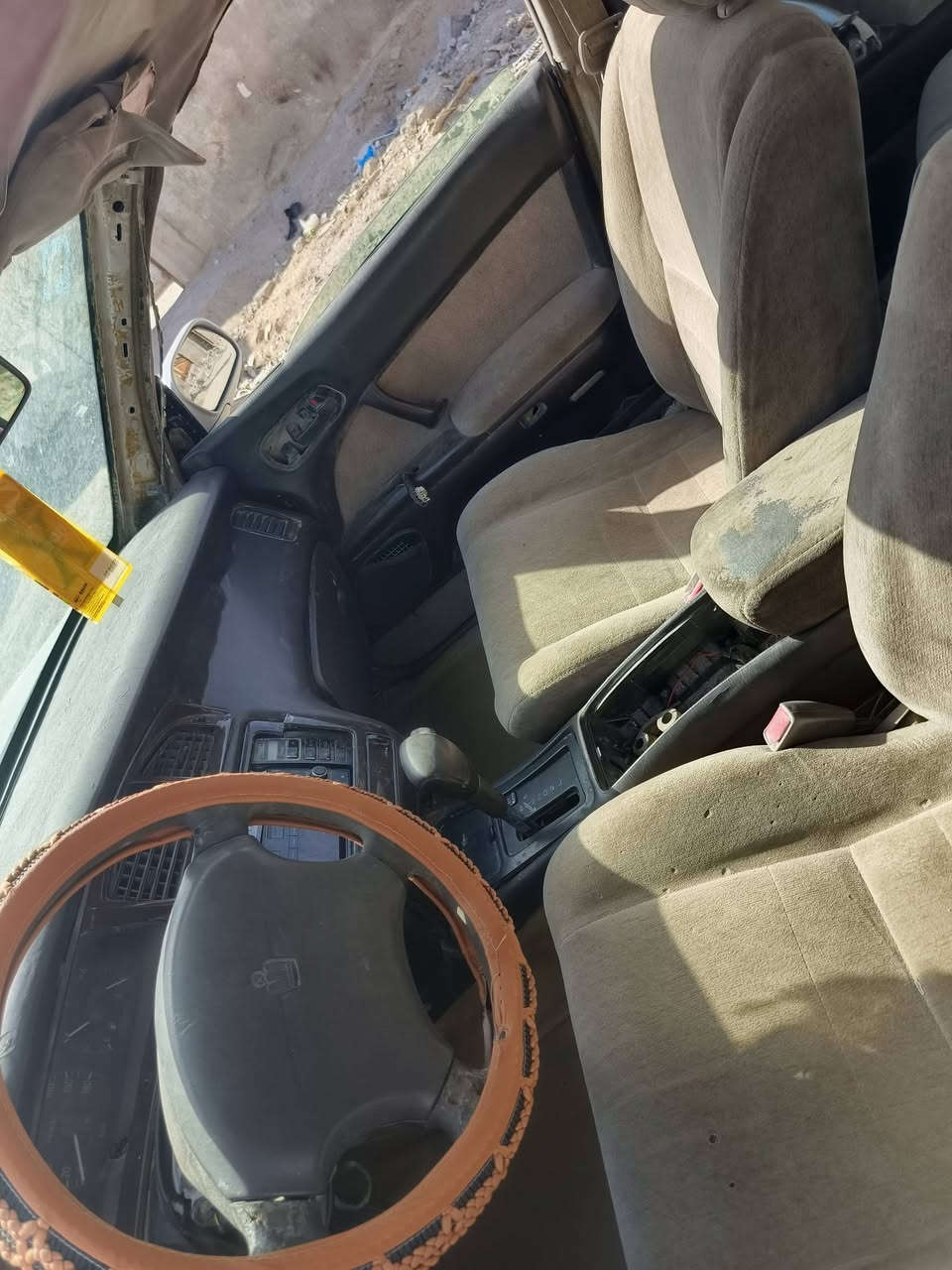 السلام عليكم بطه للبيع مكان البصره السعر ٢٥ وبيها مجال رقم بغداد مشروع وطني تحويل ثاني يوم مكينه وكير كرتون حداده جديده عوزها كهربائيات بسيطه السياره بيع مستعجل اتصل *********** مكفوله من الكص ونقل

