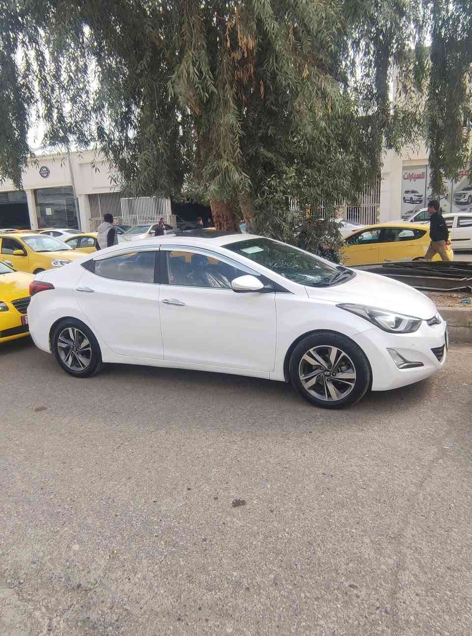 السلام عليكم 
افانتي 2016

ماشيه 180 الف ميل❗
رقم نينوى 
كابون بانزين بيها
سيارة فول مواصفات
مري شفط
تحكمات ستيرن كامل
شاشه+كامره
تبريد 5 قطع
شاشة تبريد
كشنات تدفئه
نظام ايكو
نظام مانع انزلاق
اشاير بالمري
ويل كب
ستيرن هيتر 

السعر 127 💲 وبيها مجال 

***********

موصل الايسر
