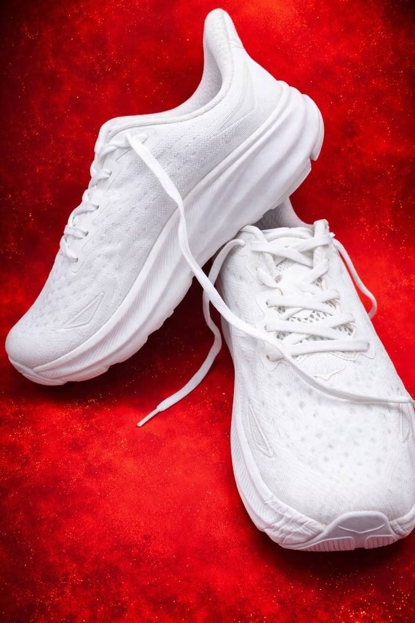 حذاء HOKA Clifton 9 بالة أبيض أنيق ✨
نظيف جدًا مع استخدام خفيف، يوازن بين الخفة والراحة.
تصميم رياضي عصري، خامة مريحة للقدم، ومثالي للمشي اليومي.
اختيار راقٍ لمن يبحث عن الراحة والأناقة في كل خطوة
السعر 40000 ألف دينار 
للتواصل الإتصال على الرقم *********** أو التواصل على الواتساب 

متوفرة خدمة توصيل لبغداد وكل المحافظات
