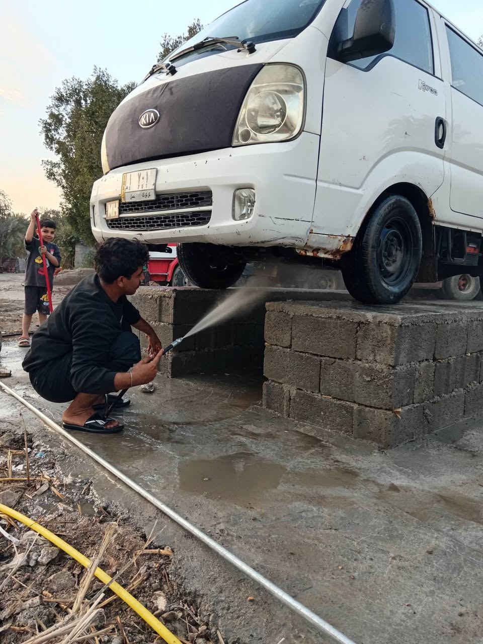 من رخصت الأدمن تم بعون الله تجهيز رنبه غسل خلف كراجي القديم تغسل سيارتك (بيدك ) بلفين دينار ول ما عنده علا حسابي
العنوان بل 6تلاف مقابيل مدرست الحجر الاسود داخل الفرع
موجودين من الساعه 8 الصبح لل 10 بليل
***********
***********
