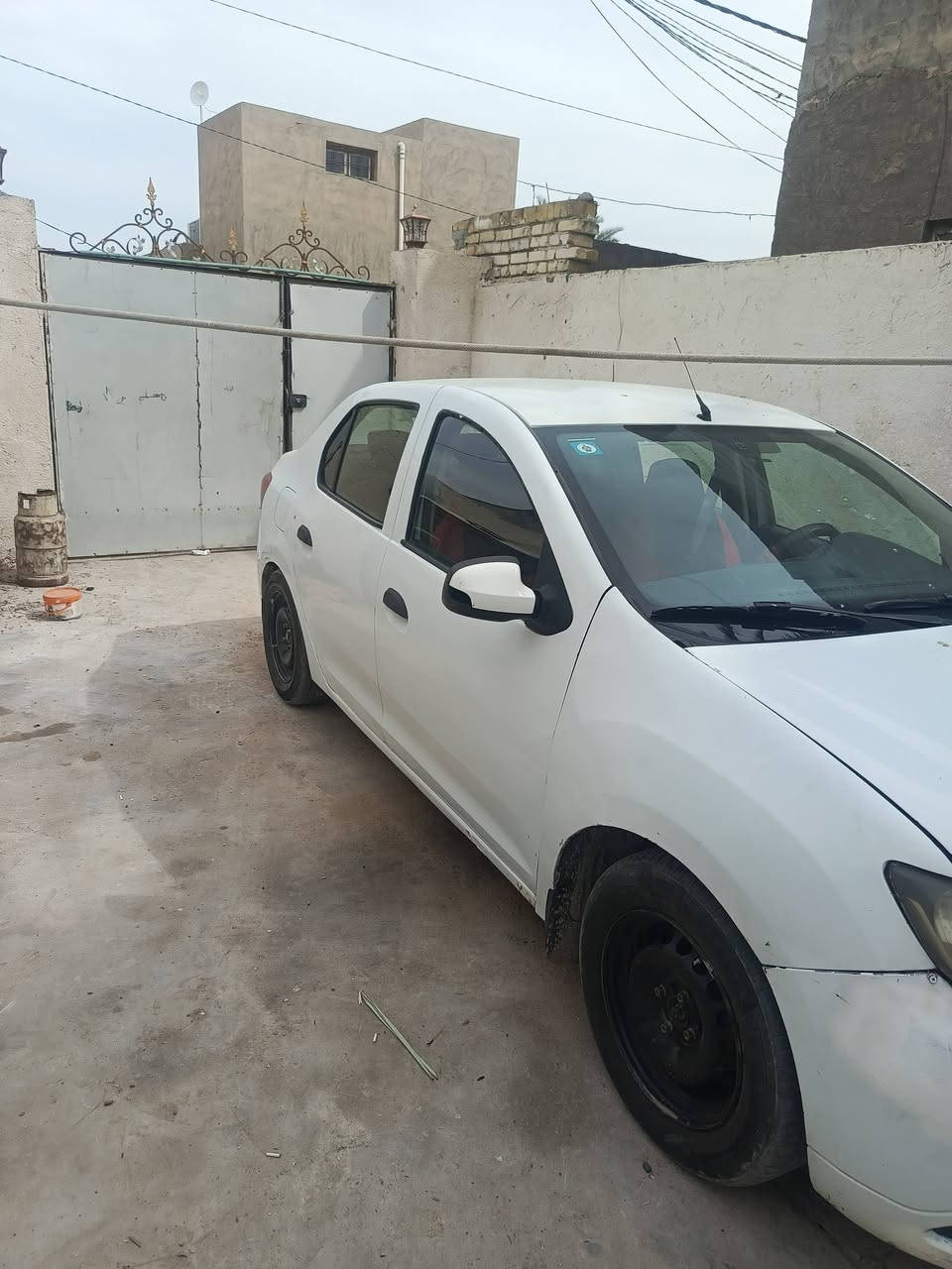 سلام عليكم رينو سمبل سياره بيه جاملغ امامي وجاملغ خلفي تبريد شغال شاشه كامره مكينه كير خير من الله رقمه بغداد دولي راعيه بنجف سياره بنجف تجي وشوف بعينك ***********
