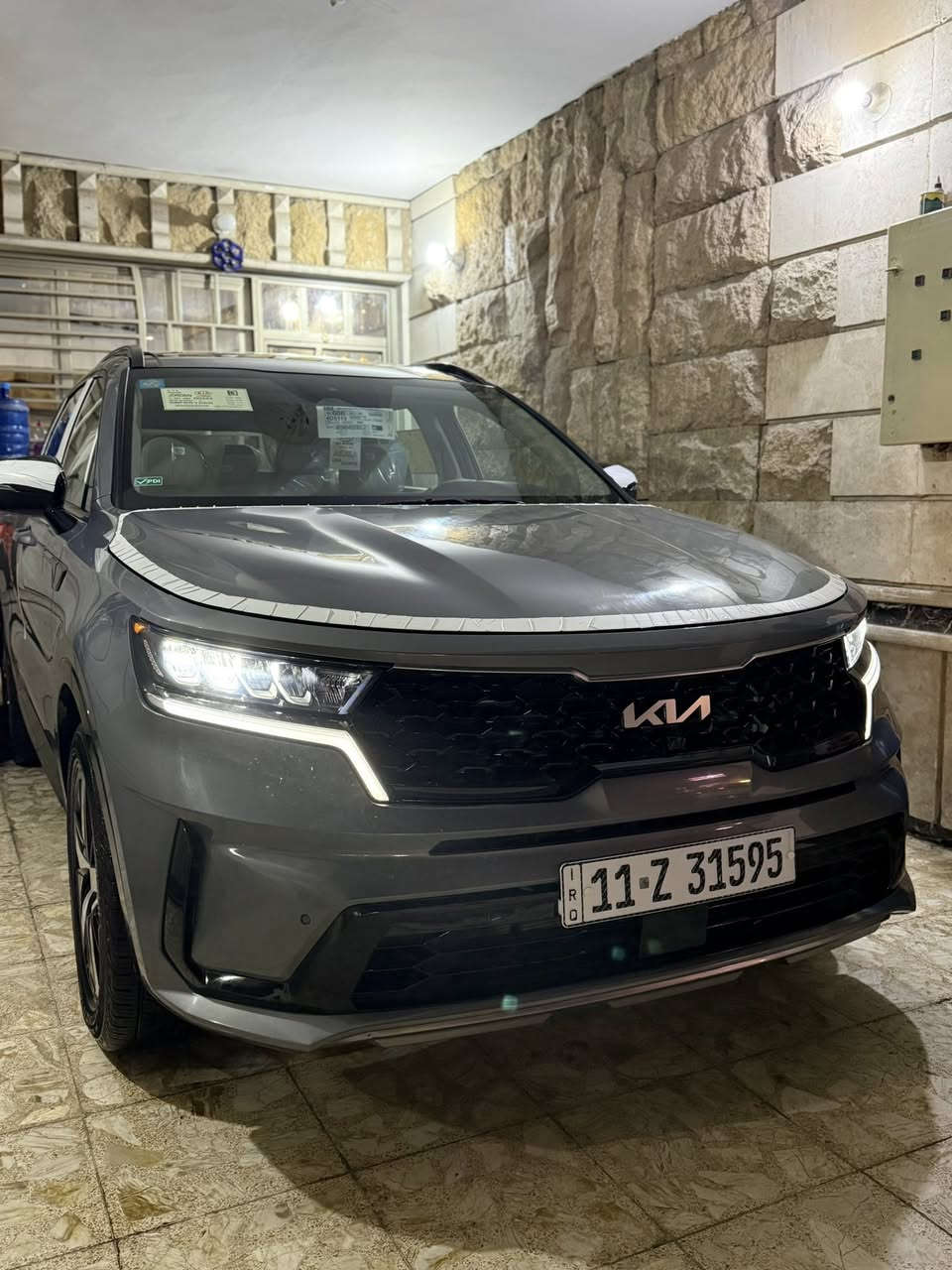السلام عليكم
للبيع كيا سورنتو 2023 فئه S وارد امريكي حادثهه كلش بسيط طخه بخشم الجاملغ صفحه اليسره والبنيد وشبر بالقبق جنطه بدون تبديل كله ليبل واحد  صور الحادث مرفقه معا الصور السيارة جديده بمعنى الكلمه اخت الزيرو ماشيه 8 الف فول مواصفات واحد على واحد رقم بغداد بسمي شخصياً للستفسار الاتصال *********** مكاني بغداد الجديدة حي المعلمين
