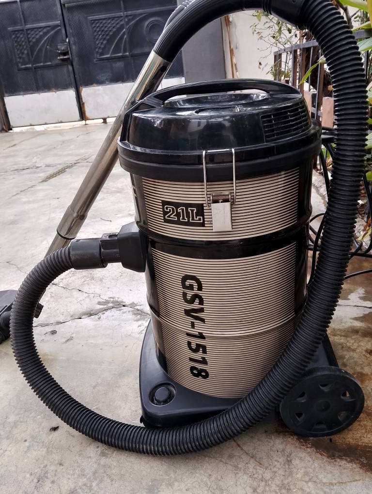 مكنسة كهربائية جوسونيك سعره 35 الف ملف نحاس و21 لتر  شرط الشغل والنظافة شراي تعال خاص او اتصل بالرقم *********** كركوك, العراق
