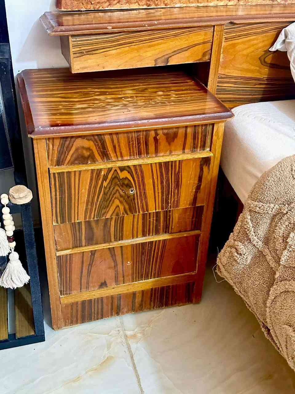 زاويا وميز مرايا وكومديات ٢ وتاج الجربايه كلهن ب٣٠٠ قفل

عنوان الكوت دور الشؤن


**إذا كنت صاحب هذا الإعلان وتريد حذفه لأي سبب، رجاءا أرسل رسالة إلى الدعم الفني**