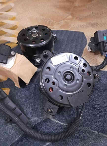 السلام عليكم ماطور مروحه العدد(2) مع حساس جديد غير مستعمل واحد شركه اصلي والثاني موبز غير مستخدمات السعر 100قفل بدون عمله لان بس الحساس ب75 المكان ميسان للاستفسار الرقم ***********
