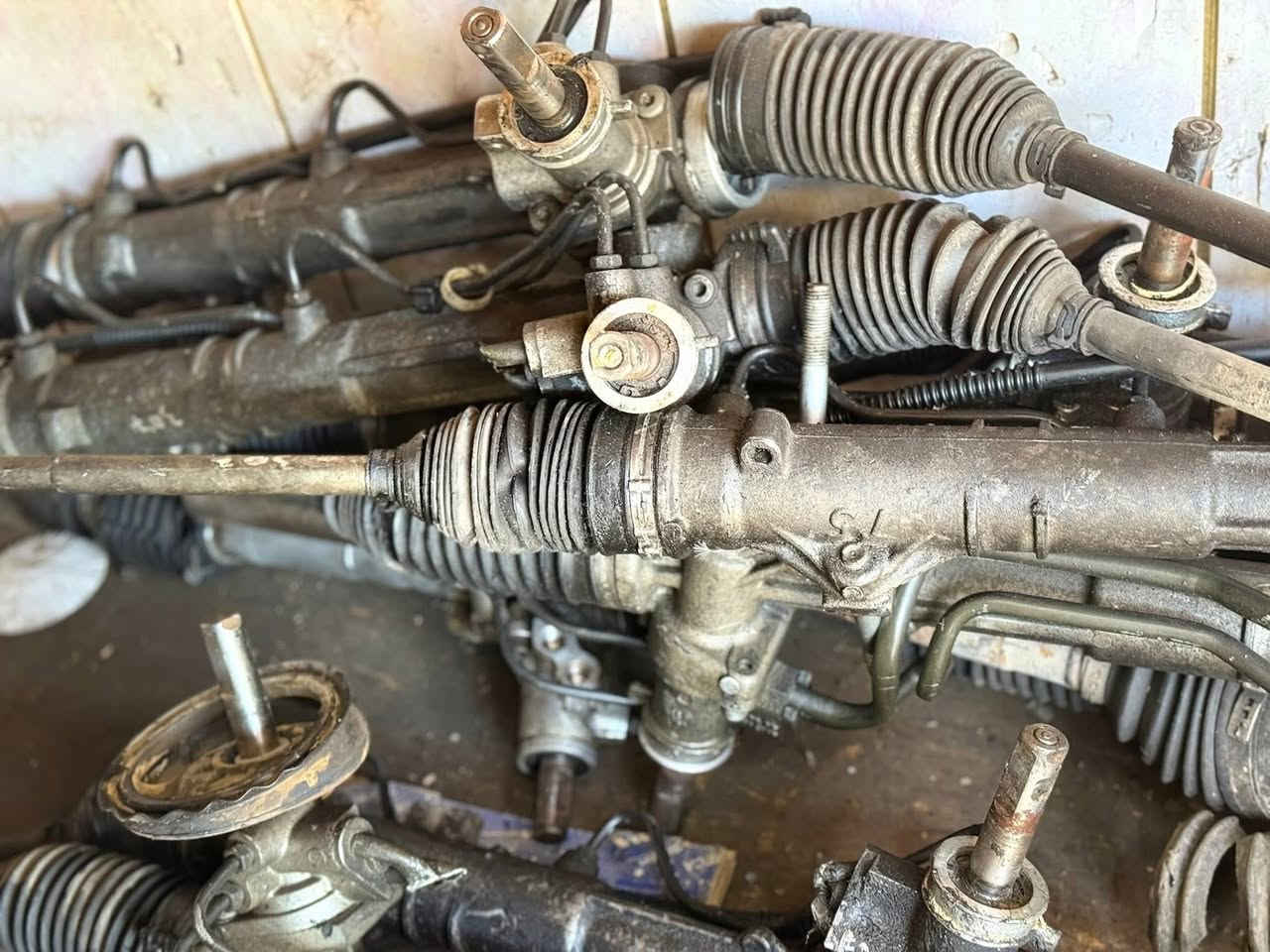 مشط استيرن ٣٠٧/٢٠٠٥/٢٠٠٦ اساسي السعر ١٠٠ويوجود توصيل جميع المحافظات الاستفسار ***********
