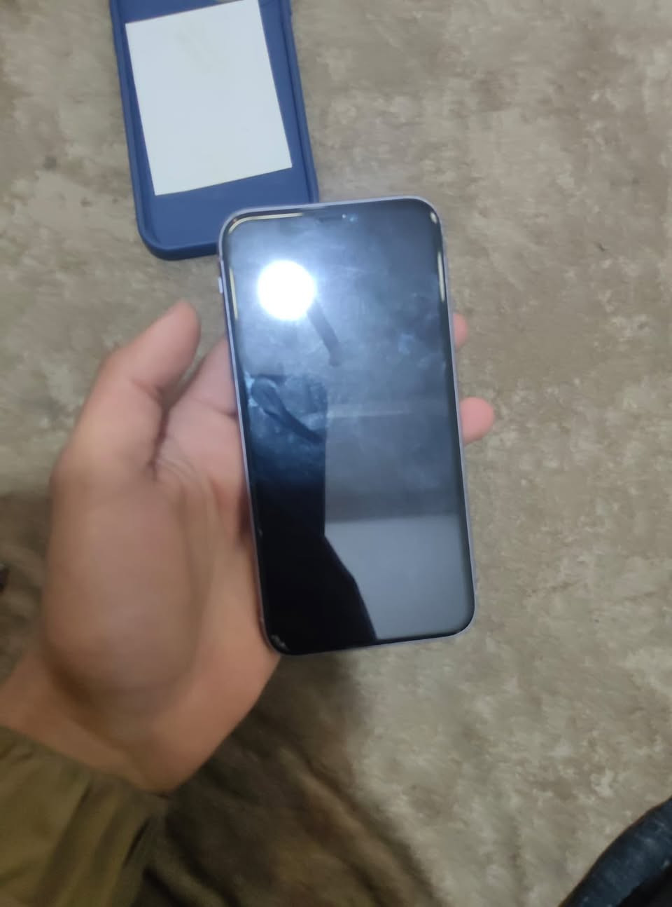 ايفون ١١ للبيع 
الذاكره ١٢٨
بطاريه ١٠٠ معلايه
السعر ب ٢٥٠ وبي مجال 
العنوان ديالى كنعان 
***********
