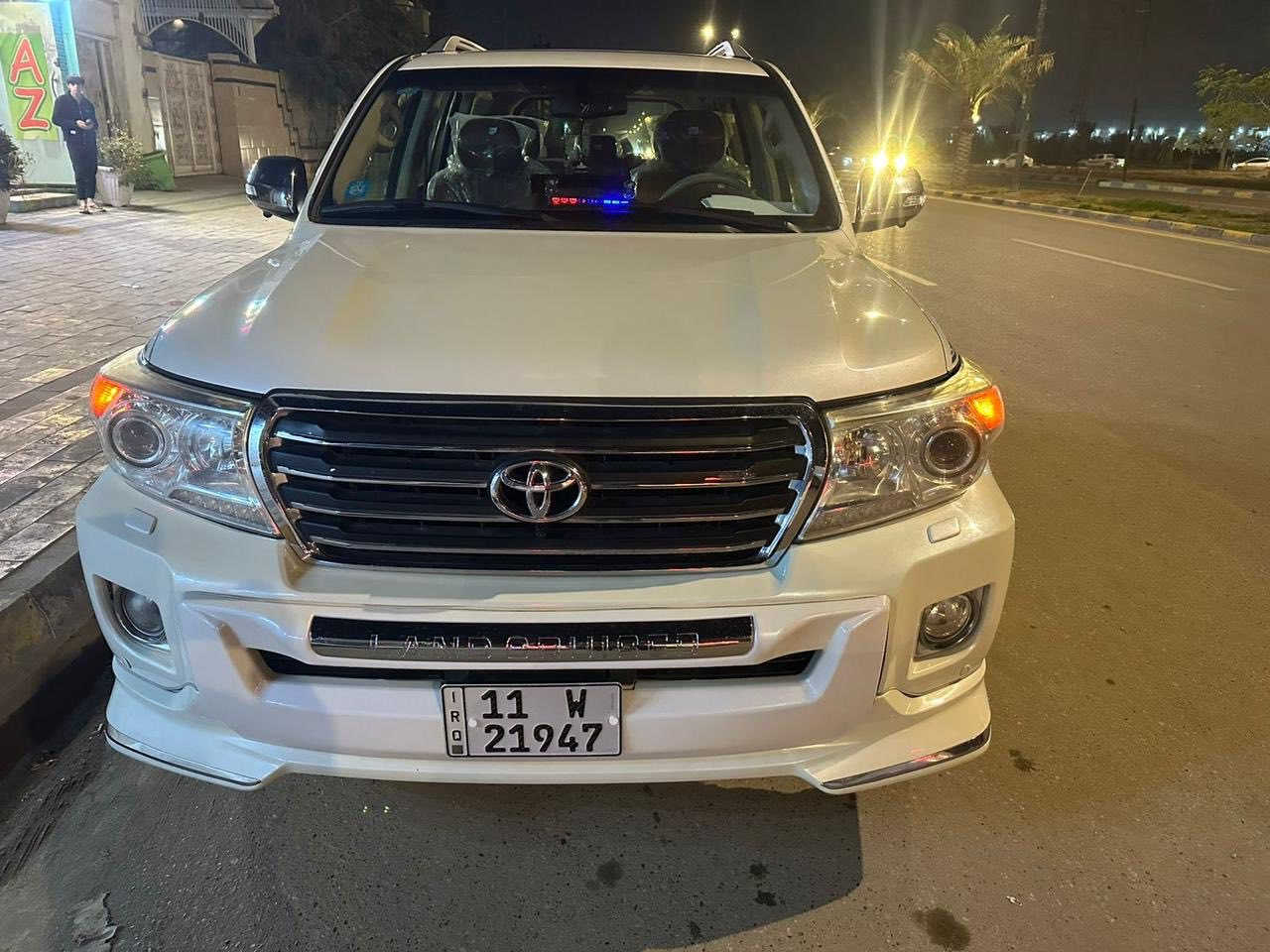 جديد جديد
لاندكروزر كارتون نضيف كلش👍👌
بريم اصل  رقم بغداد بسمي 
موصفات البريم معروفه 
داخل بيجي المفضل 
شاشات كشن 
مري شفط 
الايت زنون اصلي 
سياره ستخدام بيت ماعايزه برغي كدام عينك شوف
بيه بارد كد شبر اثر شخطه فقط 
مكاني النجف 
سعر 410 وبيه مجال ‭

‭0781 765 2010‬
