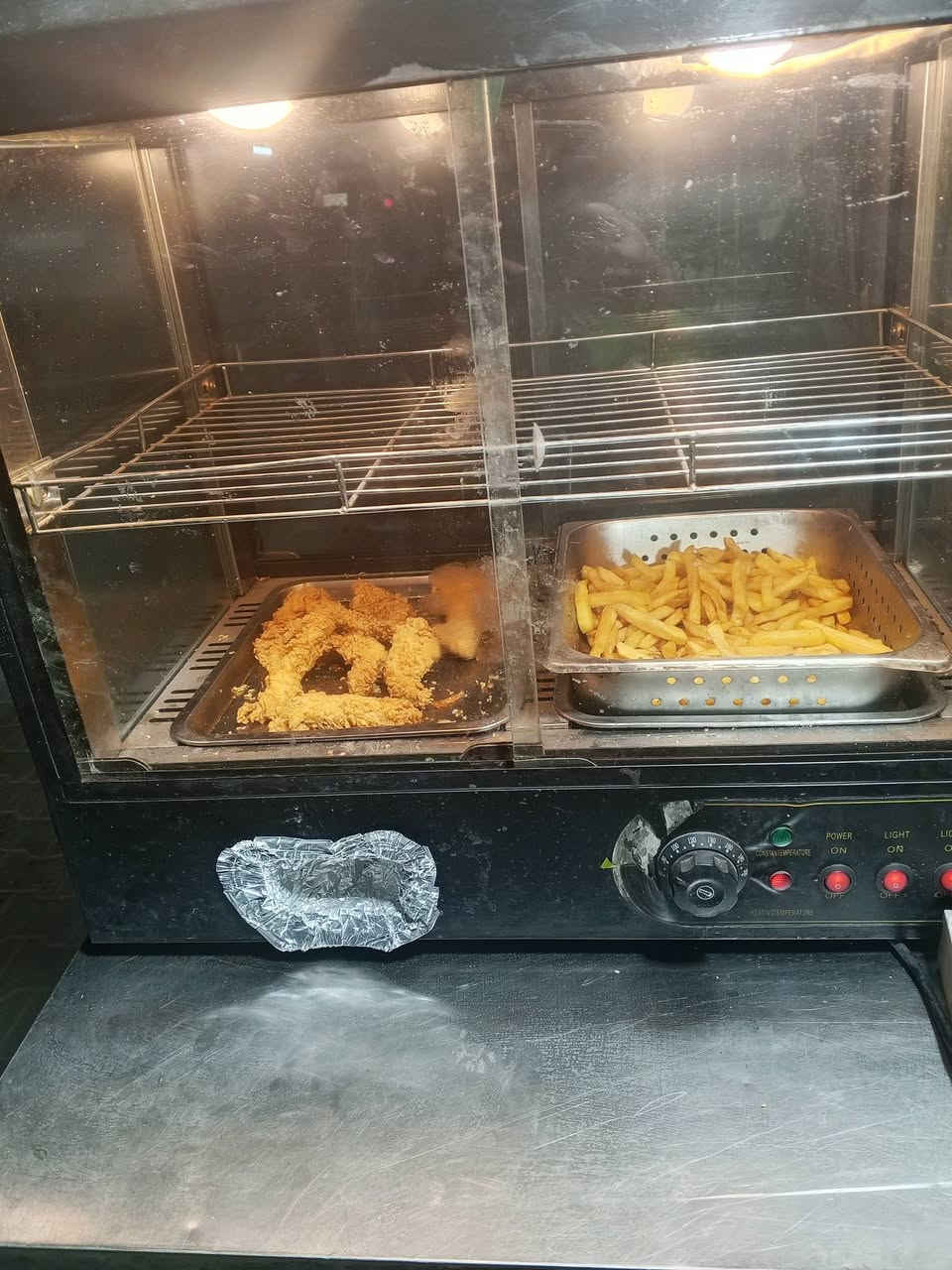 سلام عليكم غراض مطعم للبيع المكان مدينة الصدر قطاع 79 الرقم ***********
