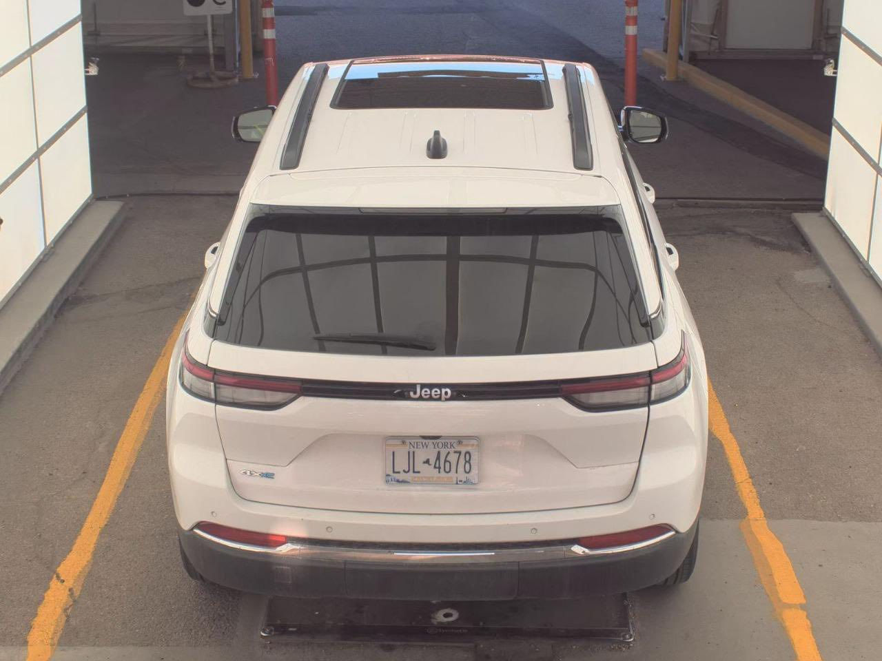 وارد امريكي فول بدون ايرباك كلين كليين دخول جديد عشاق الابيض
‏ Grand Cherokee limited 4Xe 2024 2.0L

  فول مواصفات ماشيه 42 الف ميل 

 رقم فحص

🟫 حجم المحرك ٢٠٠٠ تيربو جارج ٣٧٥ حصان مع محرك الكهرباء اسرع من الهيمي

نظام الشحن : الشحنة الوحدة تمشيك ٤٥ كيلو بدون بانزين نهائيا يعني بالداخل متحتاج بانزين بس اشحن كهرباء  

  محرك تيربو + هايبرد + بلك ان🔌

 جميع الايرباكات  سليمه   كامله

صور امريكا موجوده  بالمنشور 

🔴 2 ثنين شاشات

🔴 حساسات خلفية

🔴 ‏‎حساسات جانبيه بالمري

🔴 خمسة راكب 

🔴 رادار 360 درجة 

🔴  تحديد مسار   

🔴  تبريد قطعتين 

🔴خمس انضمة قيادة 

🔴 بانوراما 

🔴 دفع رباعي. 

🔴 كير ماوس مع وضعيات القياده المختلفه للجبال والطرق الوعره والرمال والطين

🔴 شفتات ستيرن 

🔴 هاند بريك بصمه 

🔴 ️مقود جلد + تدفئة 

🔴 شفتات ستيرن

مواصفات 

1️⃣ لايتات لد 

2️⃣ هيترات في الكشن 

3️⃣ شاشات دجتل شاشه كبيرة مع نفكيشن GPS بدون نت 

4️⃣ كراسي خزن ميموري  

5️⃣ سستم صوت ALPINEو دمام خلفي بلادي 

6️⃣ تشغيل عن بعد

7️⃣ نظام محاكاة العجلة الذكي 

8️⃣ نظام ملاحة 

9️⃣ نظام قيادة ذاتية بريك امامي خلفي اوتو (توقف ذاتي عند السهو)     

🔟 السعر 337 و بيها مجال

للاستفسار : ***********
