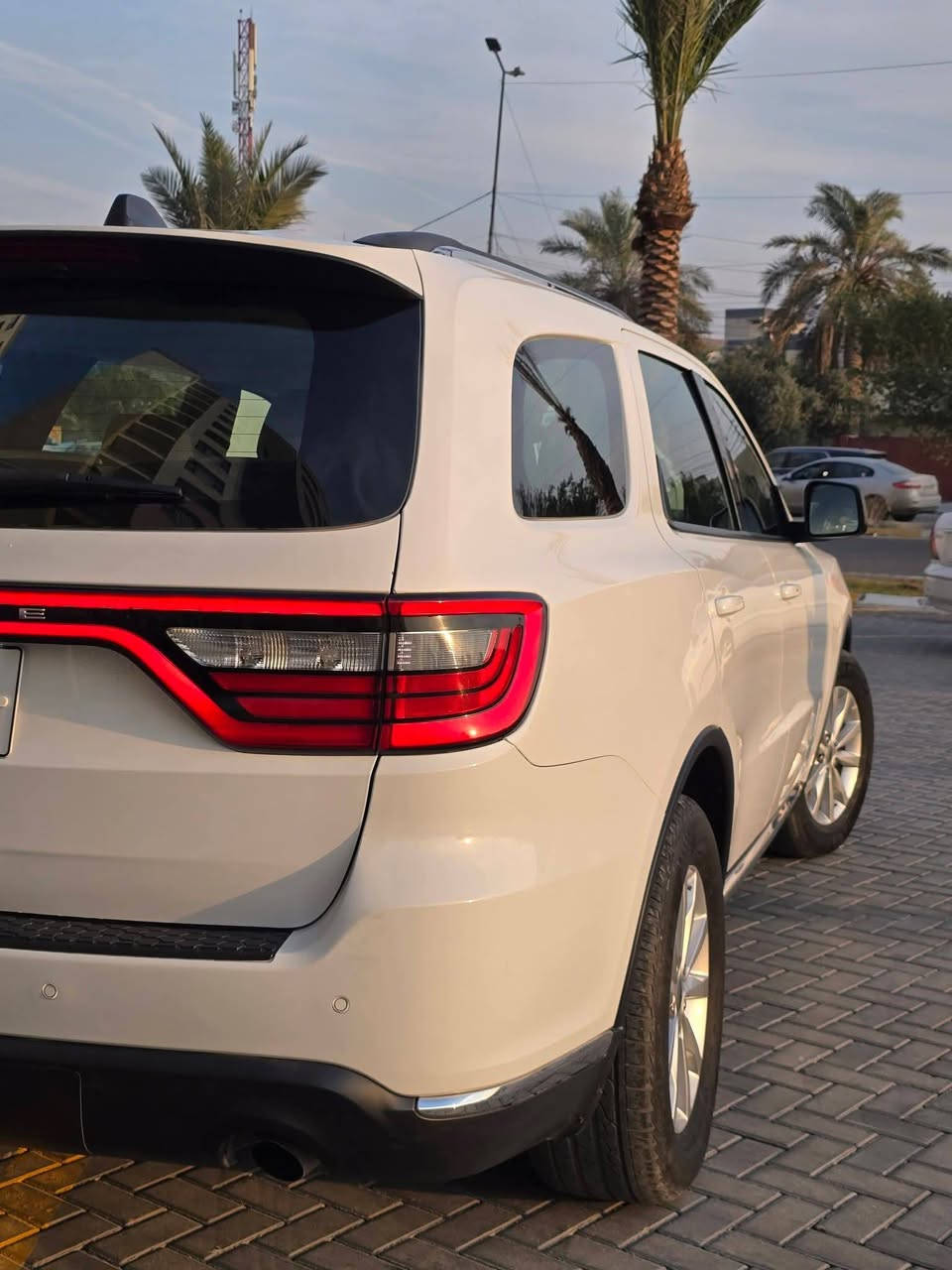 دورنكو 2021 خليجي وكالة هارلم مكفولة كفالة عامة من الصبغ
ماشية 50 الف كيلو حقيقي
السيارة نضيفة جدا مابيها نقص برغي مبدل تخم تاير جديد فقط الباقي كله ع وضع الشركة 
رقمها سليمانية بسمي تحويل ثاني يوم 
رقم وهزة وسنوية جديدة ما ساقطة
المواصفات نص فول 
بصمه ابواب 
بصمة تشغيل 
تشغيل عن بعد 
رادار امامي وخلفي 
حساسات امامي خلفي
حساس اطارات 
شفتات استيرن
7 راكب 
3 قطع تبريد 
كشن السائق كهرباء
مكينة 6 سلندر 
مكاني بغداد البياع 
السعر / 310 ورقة وبيها مجال للطيبين 
للإستفسار/ *********** متوفر واتساب
ترهم مراوس حسب القناعة .
