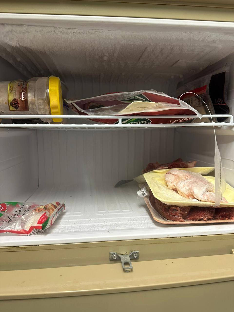 للبيع
للبيع 
ثلاجة إستخدام ٤ أشهر فقط 
سعر الشراء ٥٥٠ 
سعر البيع ٣٥٠ وبيها مجال 
العنوان بغداد الرصافة الحبيبية


**إذا كنت صاحب هذا الإعلان وتريد حذفه لأي سبب، رجاءا أرسل رسالة إلى الدعم الفني**