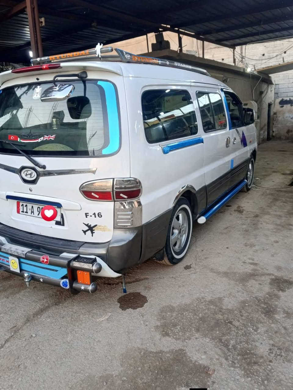 سلام عليكم ستاركس //2006 سياحي //4دسك// رقم بغداد بأسمي// رقم انكليزي //سنويه لل32 يله تنتهي //صدر امامي وخلفي جديد// تخم تاير جديد //تدفئه شغاله //تبريد ثلج// شواصي كفاله // غرفتها بلاديه مال شركه جديده //مكاني ديالى الخالص // الاستفسار ***********
