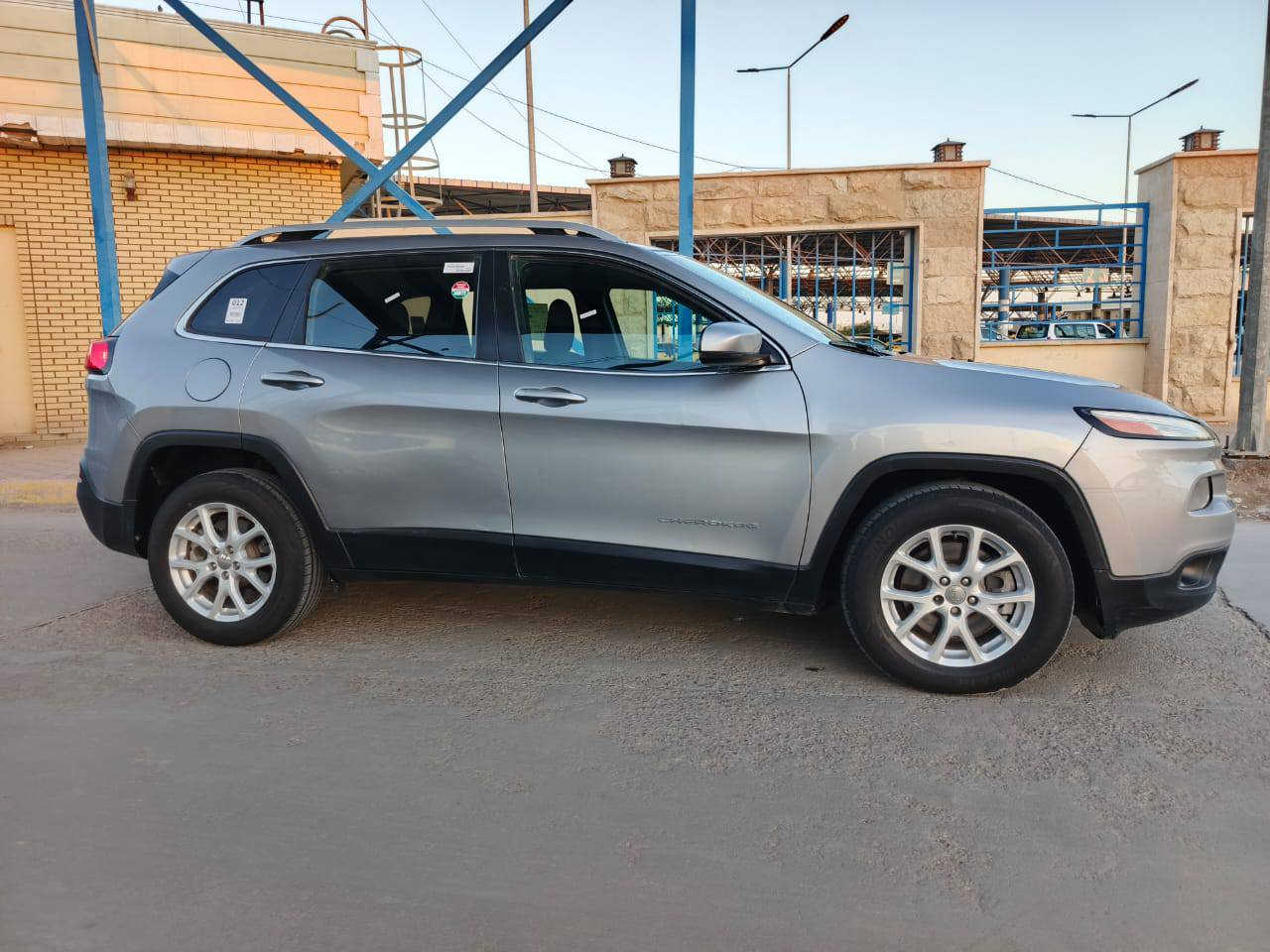 سلام عليكم جيب شيروكي بزون مديل 2016 سياره مكفوله من ضربه ول تبديل وصبغ رقم بصره سيار جديده مكينه 6 سلندر كير حداديه تخم تاير تبريد 🥶كله جديد سنويه لل2028 مكان ناصريه السعر 112 للسفسار عله هاذه رقم ***********
