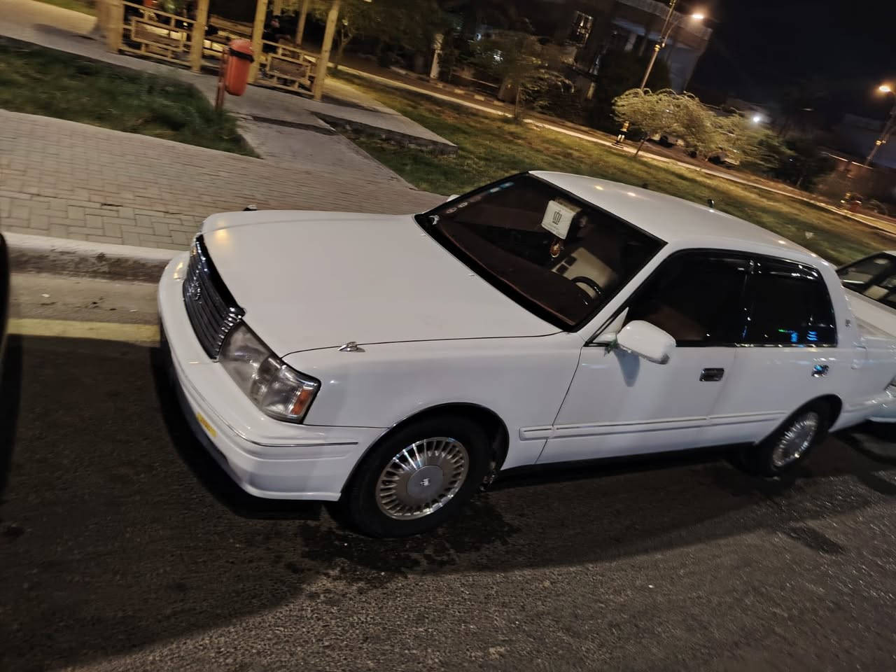 السلام عليكم راس الثور أيسر بلاد للبيع كفاله كير محرك اكسل حداده تخم تاير  كهربائيات تبريد كله كفاله بدون ضربه السياره جديده احلى من الصوره رقم بغداد دولي السنويه ل28 السعر 115 وبيه مجال  رقم الهاتف(***********                مكانها بصره سفوان
