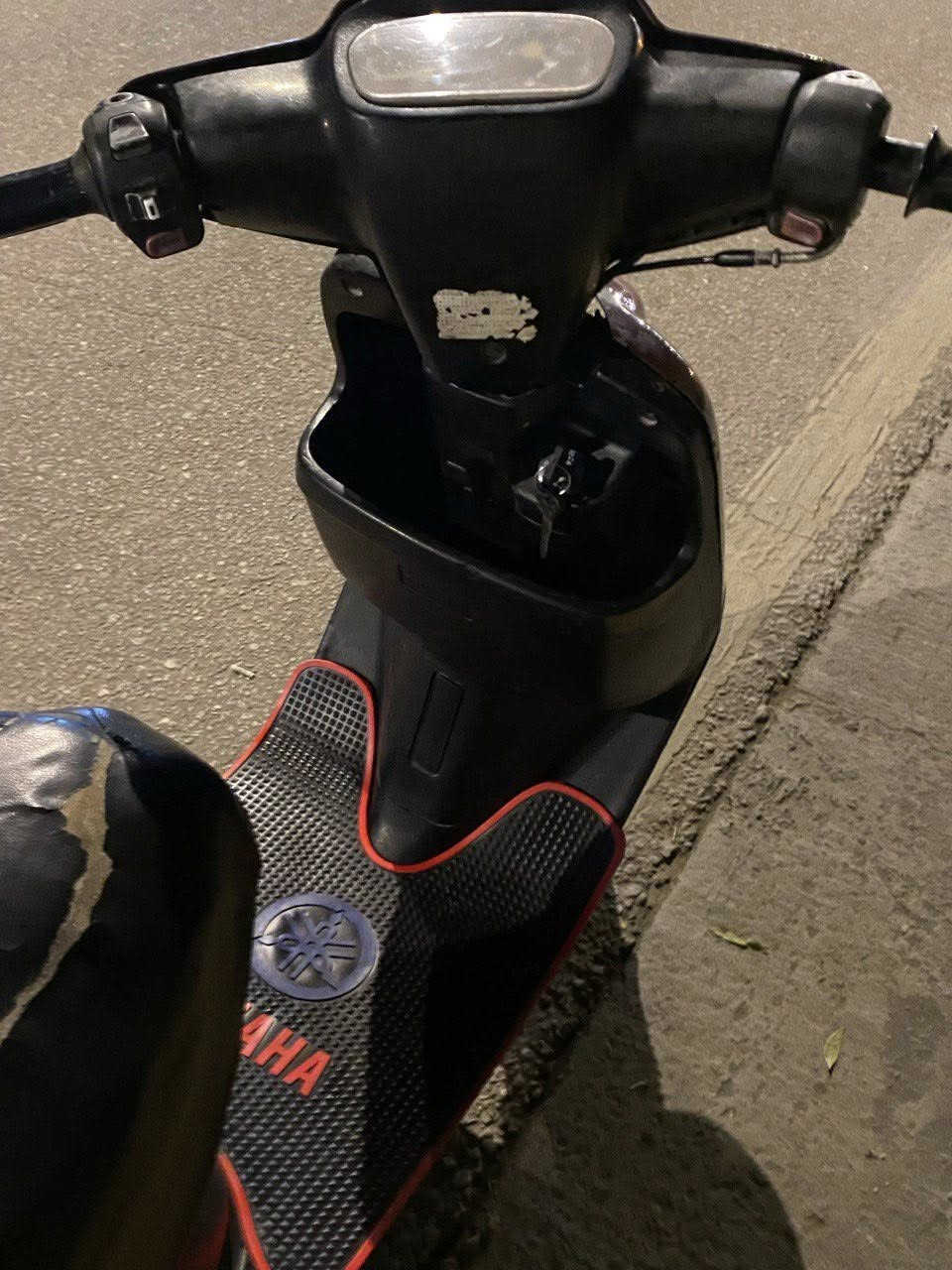 دراجة بطة مديل ٩٩ نكرة سلف مكينة ناعمة شلعة ومعدل كلهة شغالة سعر ٢٧٥ الف العنوان كربلاء حي الحسين***********
