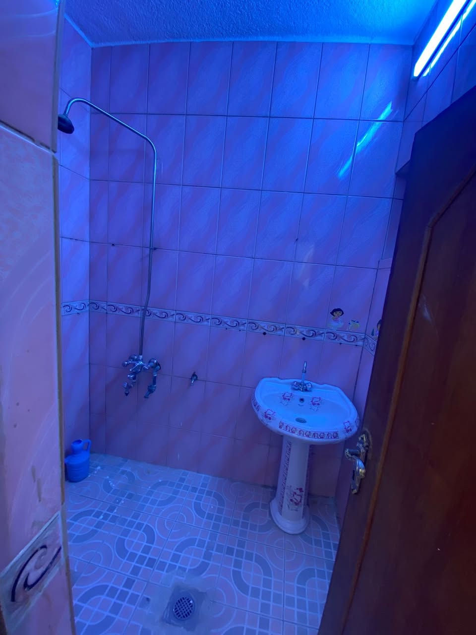 � للإيجار في السيدية 🏡
✨ بيت عائلي مميز بموقع هادئ ✨

📐 المساحة: 100 متر
🚪 مدخلين
🛏️ 4 غرف نوم
🛋️ صالة مريحة
🍳 مطبخ
🚿 2 خدمات

💰 السعر: مليون وربع فقط

📞 للاستفسار والتواصل:
***********
***********

⭐ فرصة مناسبة للسكن العائلي — سارع بالحجز
